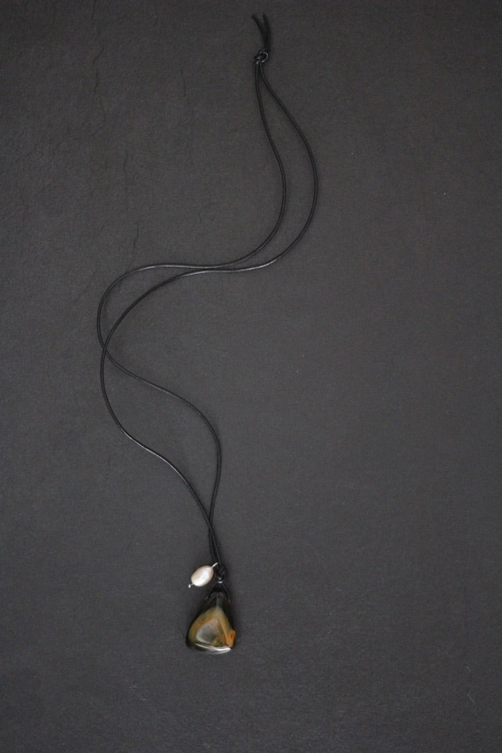 SARAHMONY Tigers Pearl Necklace