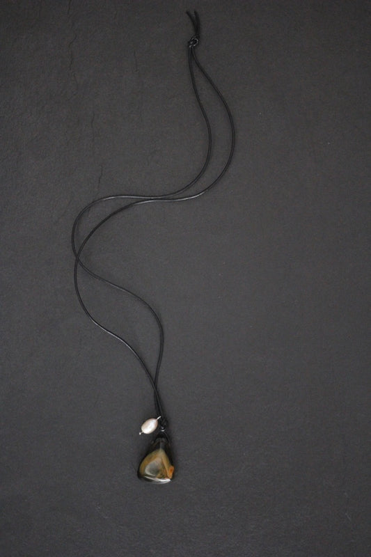 SARAHMONY Tigers Pearl Necklace