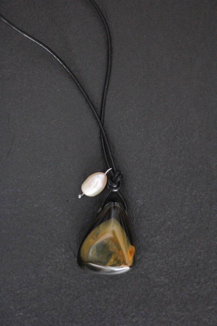 SARAHMONY Tigers Pearl Necklace